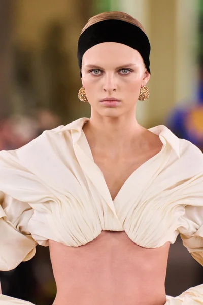 Look 37